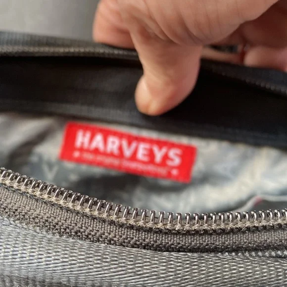 Harvey seatbelt purse Preloved - Picture 4 of 11